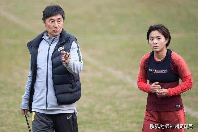 全市场：米兰想不惜一切代价为阿莫林买特林康，葡体估价4000万欧